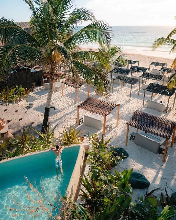 Hotel Ma'Xanab Tulum Pueblo